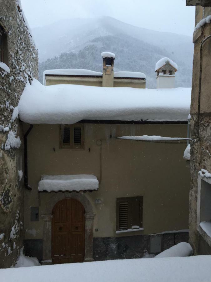 Casa Ai Piedi Della Riserva Naturale Pettorano sul Gizio Luaran gambar